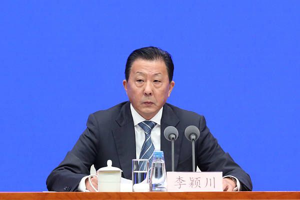 2022-23赛季，布拉德利租借至英甲博尔顿效力，他一共为球队出战53次打入7球，并当选为俱乐部年度最佳球员和最佳年轻球员。